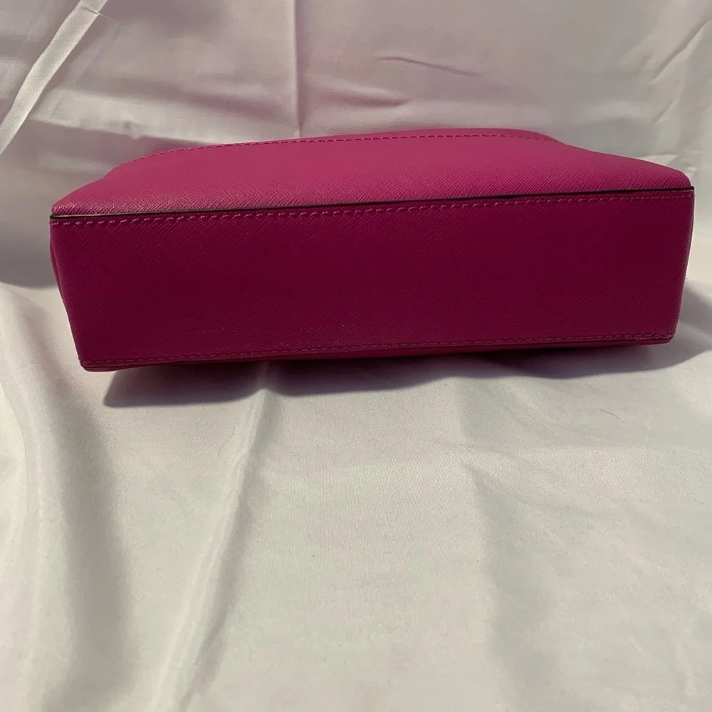 NWT Calvin Klein Vinyl Cosmetic Case